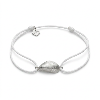 Die Miesmuschel aus Glücksburg S in 935/- Silber an einem Textilband